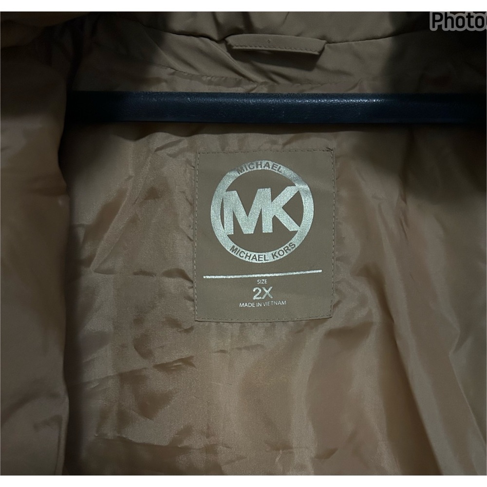 Puffer Jacket - Picture 5 of 6